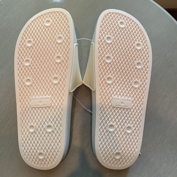 Rae Dunn I Do Crew Bridal Slides - Picture 6 of 6